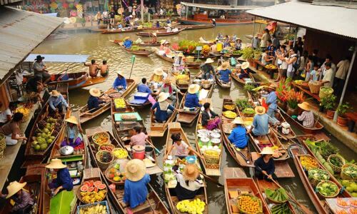 Damnoen Saduak Floating Market